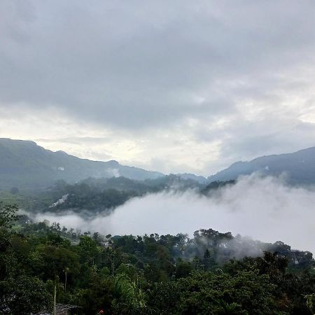 La Casa De Alexa Homestay Idukki Extérieur photo